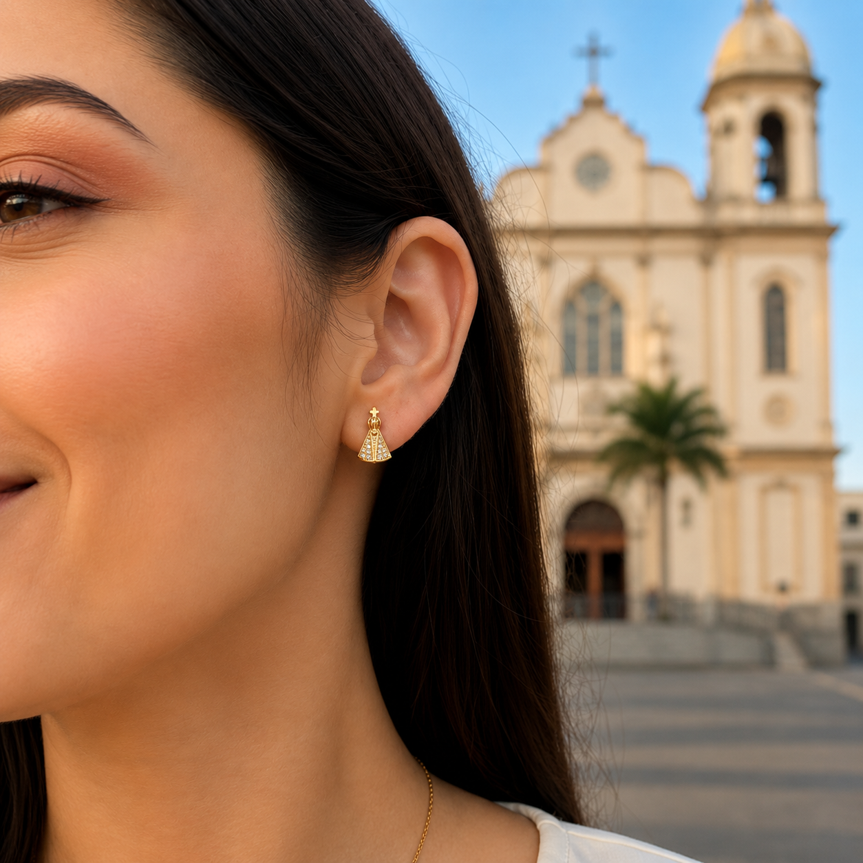Brinco Nossa Senhora Aparecida Proteção Sagrada Semi jóias